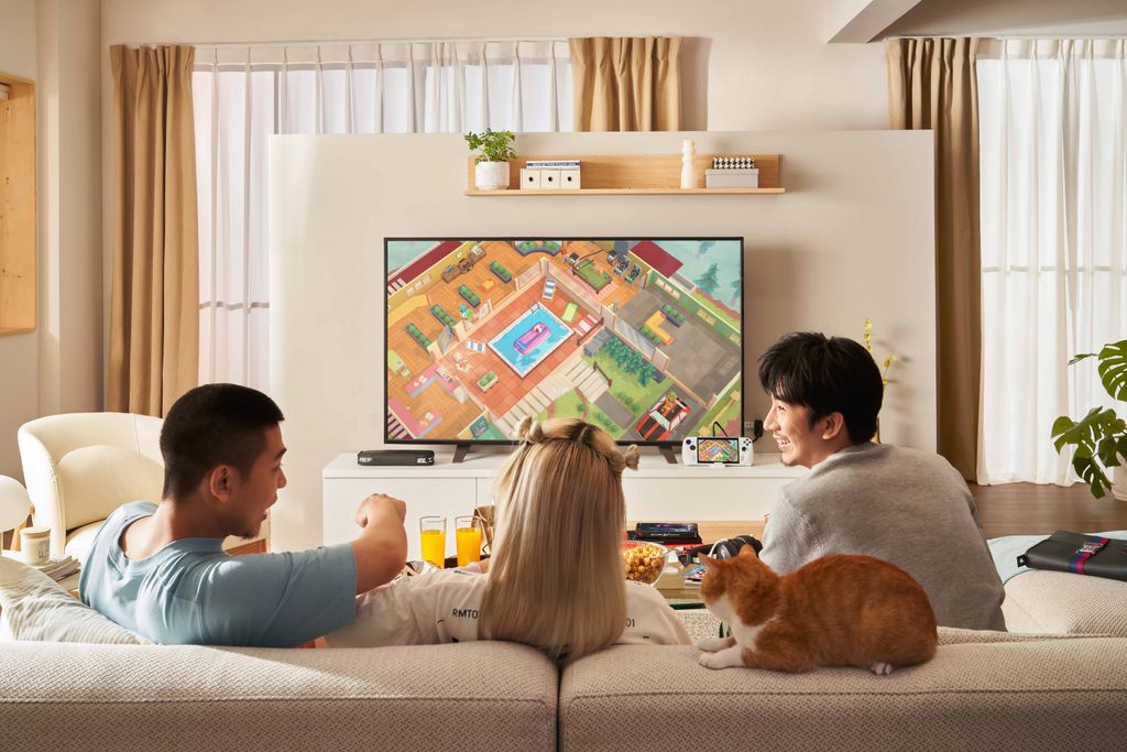 「We Time」支援最高4支遊戲手把並以ROG電競多合一充電器連接大螢幕，揪好友嗨玩派對遊戲。